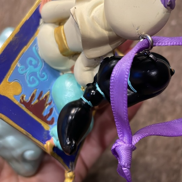 Disney 2015 Sketchbook Christmas Singing Ornament Aladdin Jasmine Magic Carpet - Picture 6 of 6